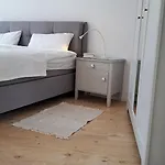 Likedeeler Am Stadthafen Lubeka