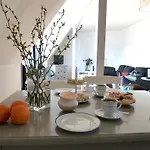 Likedeeler Am Stadthafen Lubeka